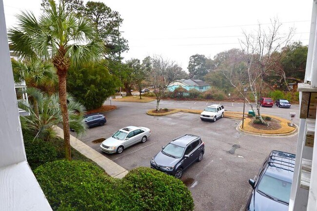 Foto del edificio - 1530 Fort Johnson Rd