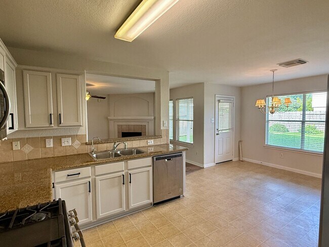 Foto del edificio - 21315 Bella Mountain Dr