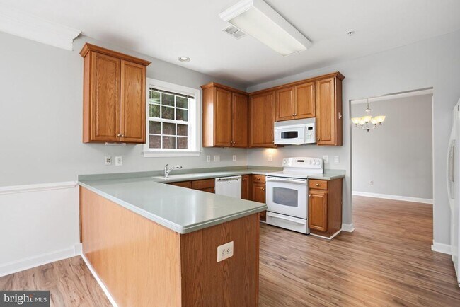 Foto del edificio - 7871 Rolling Woods Ct