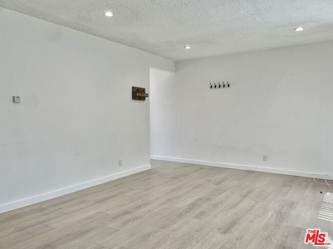 Building Photo - 629 Hardin Dr