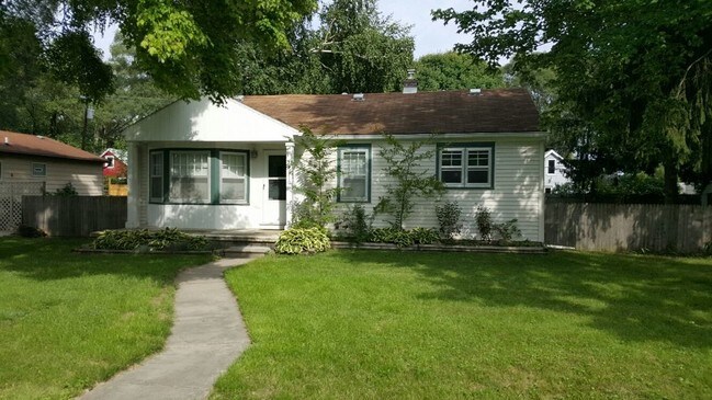 Building Photo - 21710 Collingham Ave