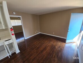 Building Photo - 301 Avondale St