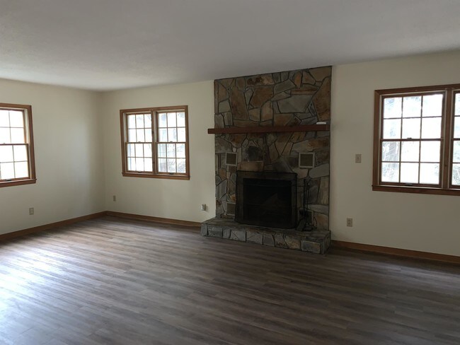 Foto del edificio - 518 Eliada Home Rd