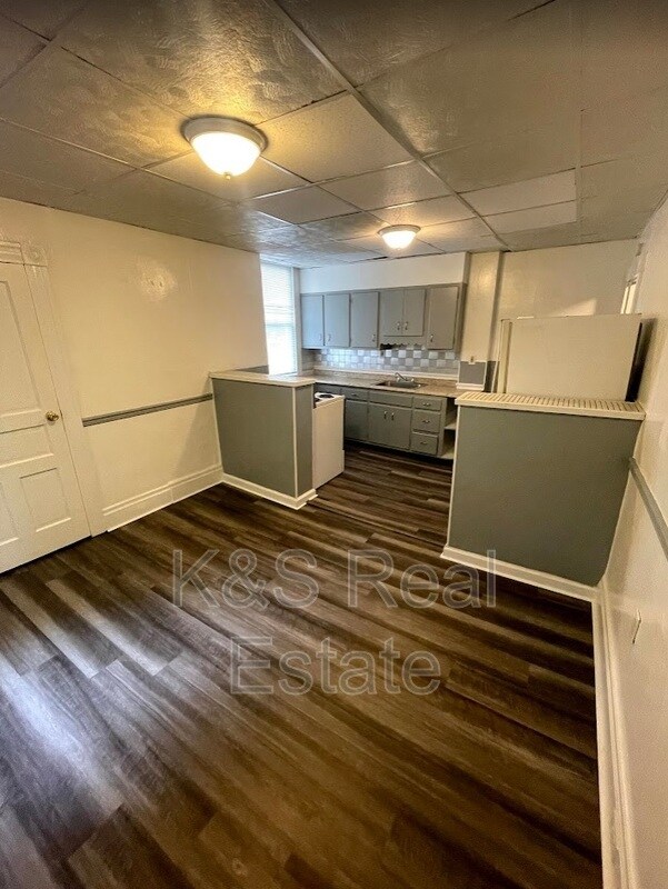 Foto del edificio - 2565 Merwyn Ave