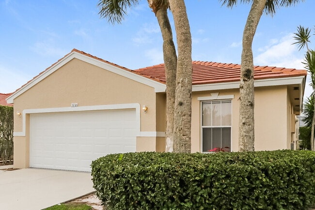 Building Photo - 2638 Country Golf Dr