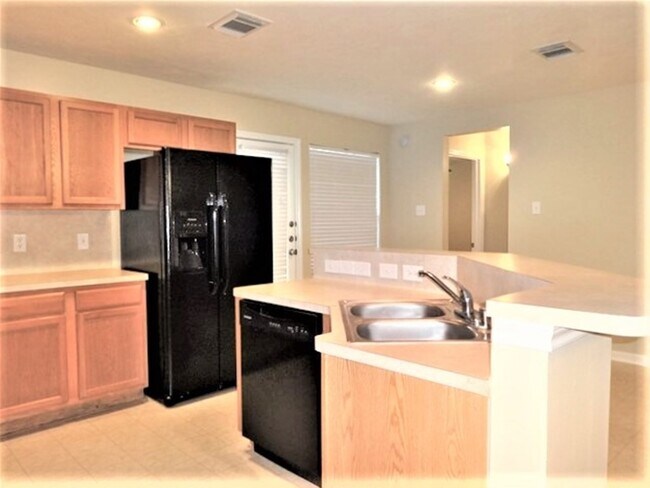 Foto del edificio - 2207 Shady Pine Dr