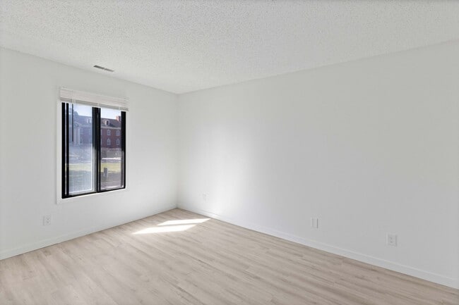 Interior Photo - Recently updated apartments near to shoppi...