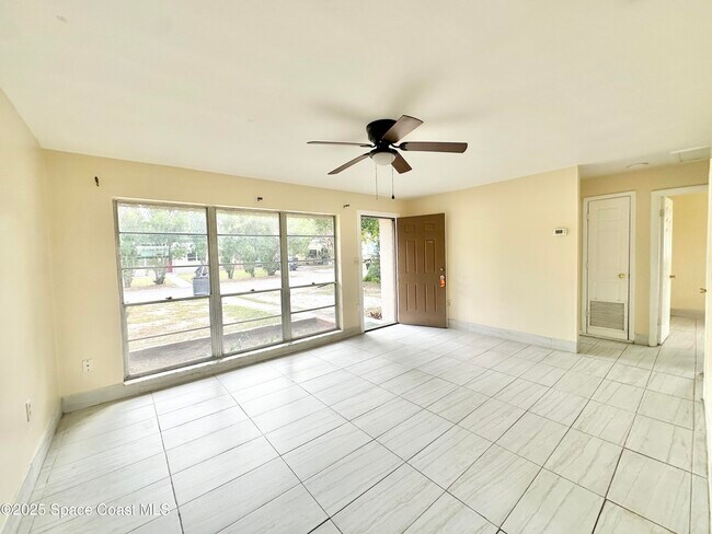 Foto del edificio - 4410 Shaw Ave