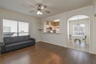 Building Photo - 6289 Wilcrest Dr