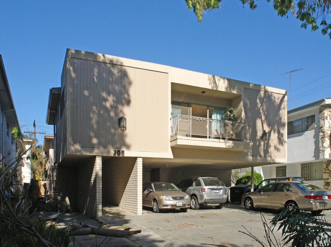 Building Photo - 905 S Bedford St
