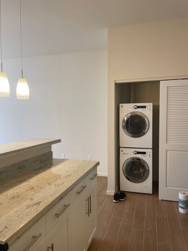 Building Photo - Cove Waikiki - Quiet, 5th Floor Condo w/ 10' Ceilings