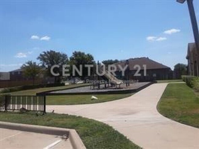 Photo - Wonderful 3/2/2 in CROWLEY ISD For Rent! House