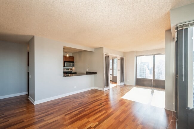 Building Photo - 30 E Huron St