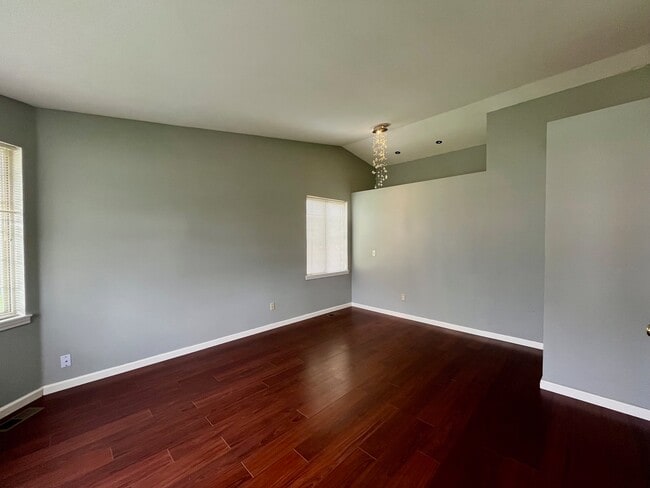 Building Photo - 10627 W Richey Dr