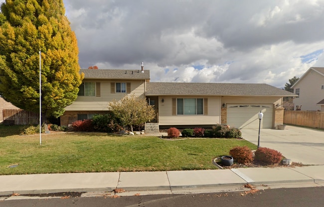 Building Photo - 1418 N 650 W