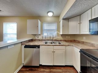 Building Photo - 6032 Draycott Dr