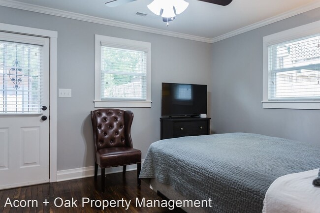 Building Photo - 1 br, 1 bath House - 1106 Scout Dr. Unit B
