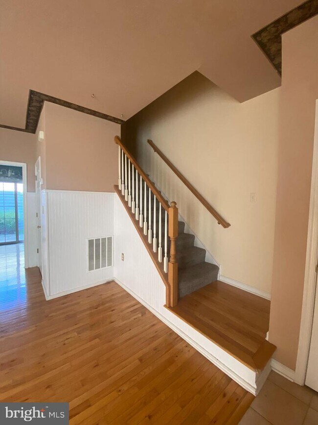 1977 Ashley Dr, Chambersburg, PA 17201 Townhome Rentals in