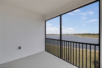 Building Photo - 15405 Grn Acrs Ave