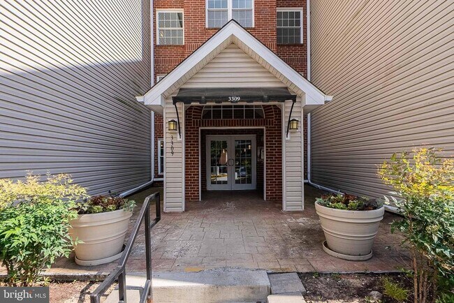 Foto del edificio - 3309 Wyndham Cir