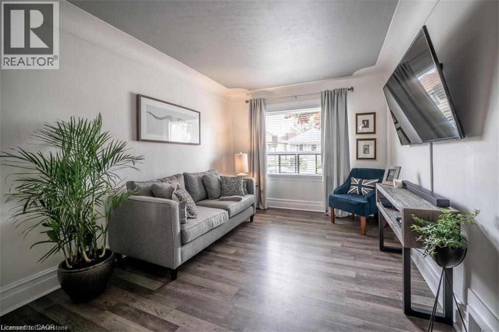 Photo principale - 154 Cameron Ave N