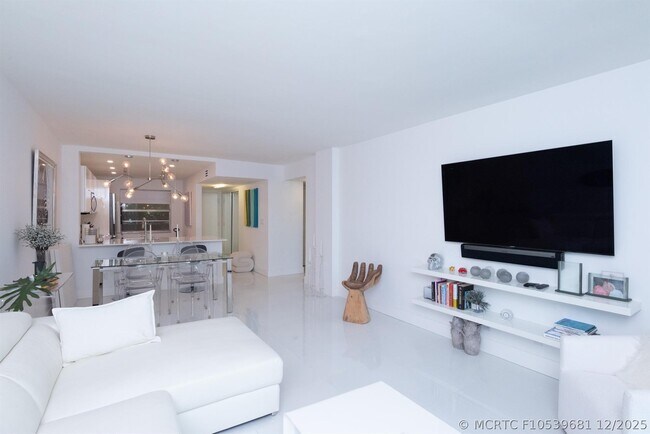 Foto del edificio - 3581 S Ocean Blvd