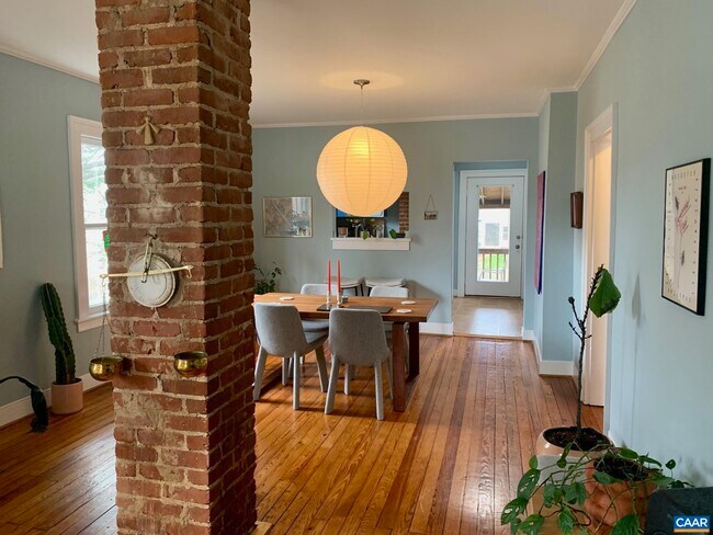 Building Photo - 611 Belmont Ave