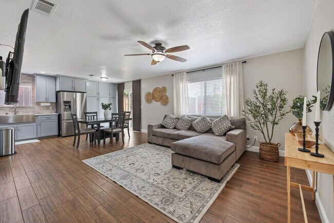Foto del edificio - 2832 N Central Ct