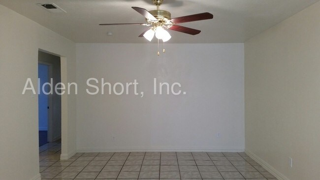 Building Photo - 1114 High Meadow Dr
