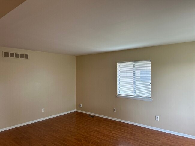 Foto del edificio - 325 W Woodruff Ave