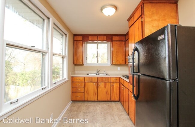 Building Photo - 1 br, 1 bath House - 439B Capri Drive