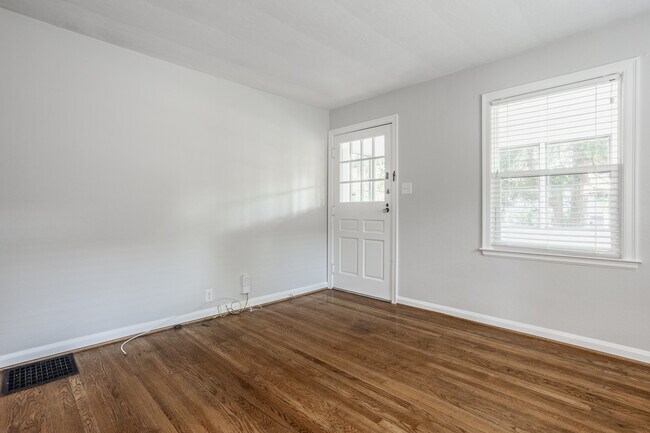 Building Photo - 6134 Ralston Ave