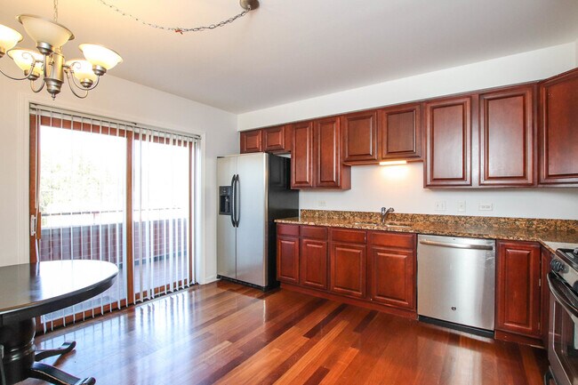 Foto del edificio - 3545 N Pulaski Rd