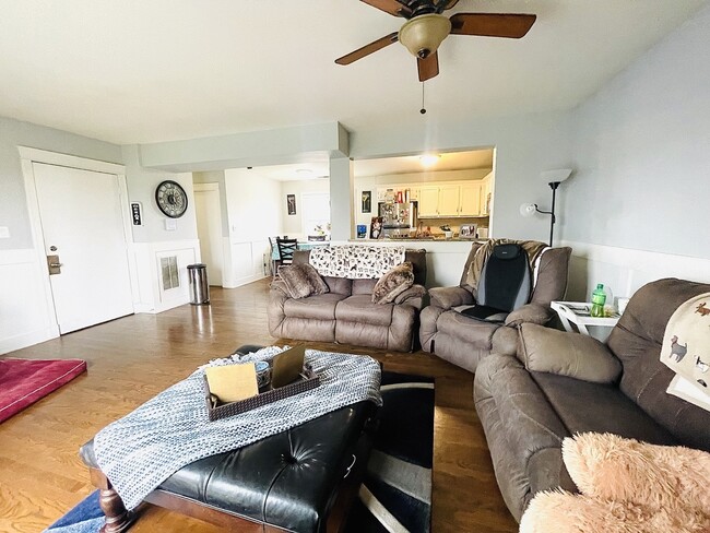 Foto del edificio - 7859 W Addison St