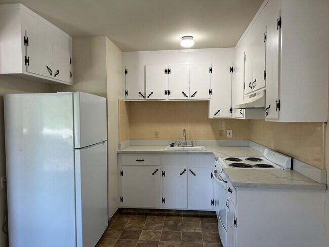 Building Photo - 1147 Leigh Ave