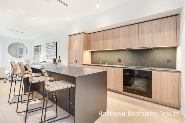 Building Photo - 1030 N Kings Road West Hollywood, CA 90069