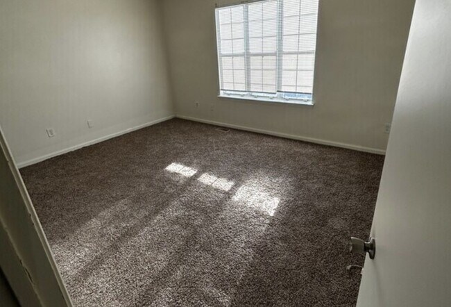 Building Photo - Beautiful 3 Bedroom Home in Virginia Beach with Updated Kitchen!