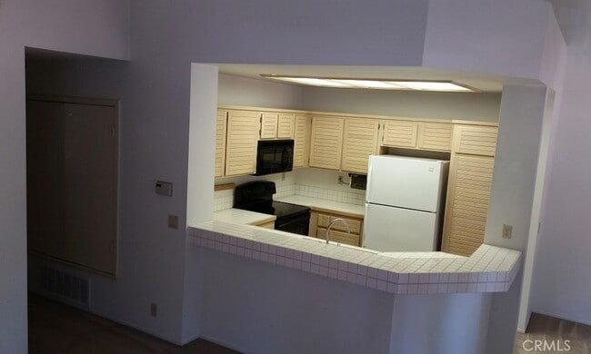 Building Photo - 6 Lehigh Aisle Unit 122