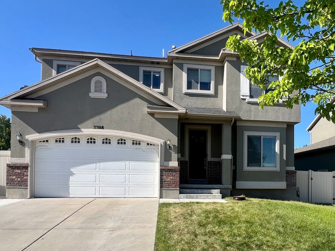 Primary Photo - Large 3-Bedroom Riverton House for Rent in...