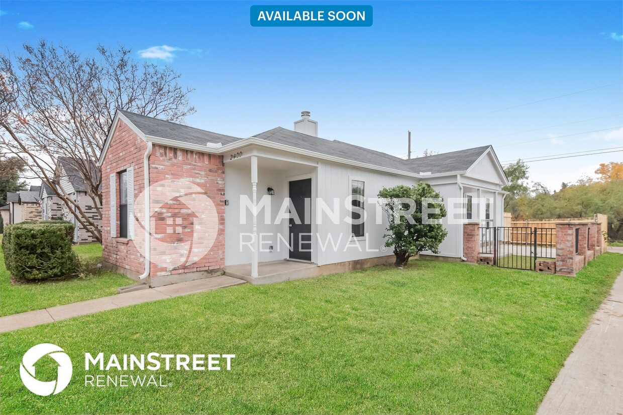 Primary Photo - 2400 Markland St
