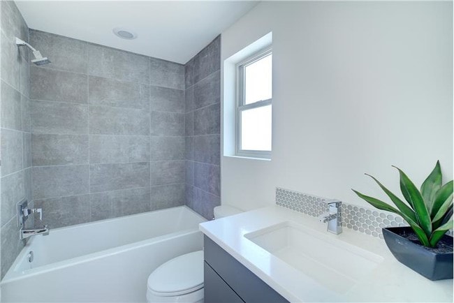 Photo - 2008 NW 59th St Apartment