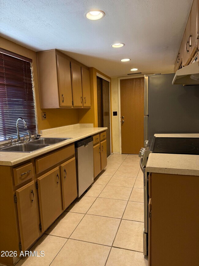 Foto del edificio - 10407 N 11th Pl