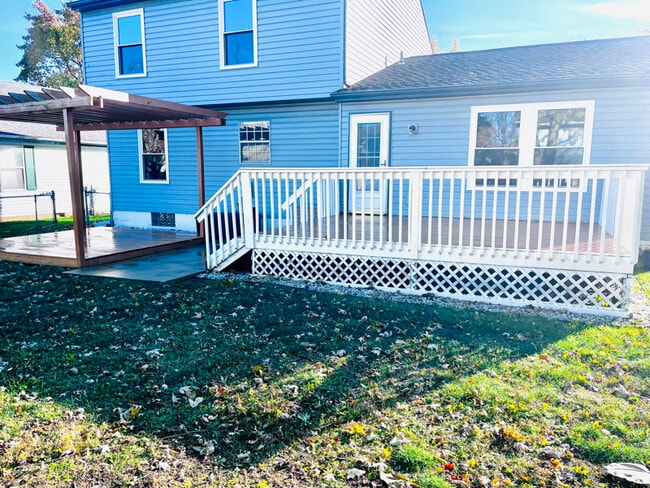 Building Photo - 2308 Sundew Ave