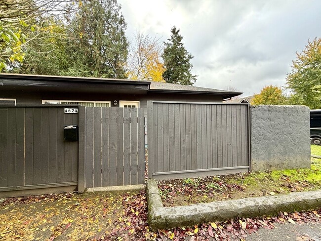 Building Photo - 4624 SE 29th Ave