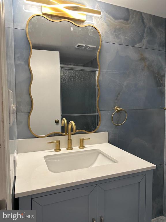 Foto del edificio - 5831 Cove Landing Rd