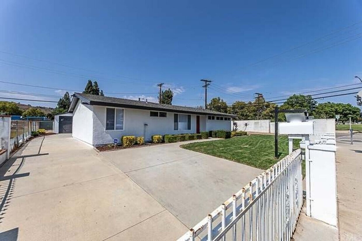 Primary Photo - 3 Bedroom Single Family Home near Cal Poly...