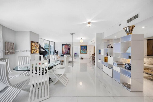 Foto del edificio - 475 Brickell Ave