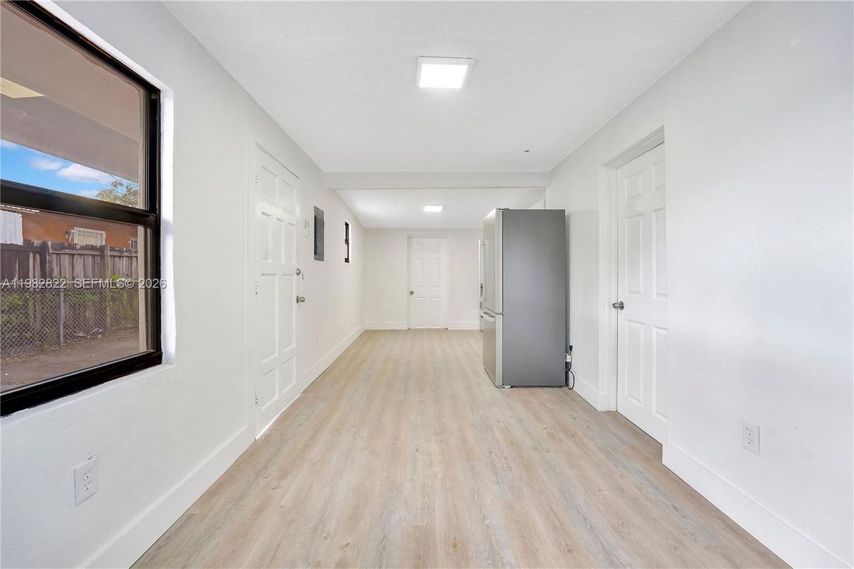 Foto del edificio - 2428 NW 28th St