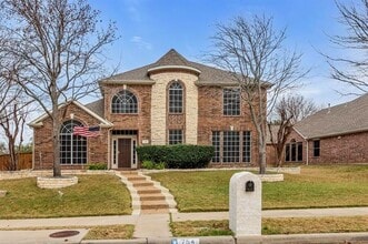 Building Photo - 754 Monterey Dr