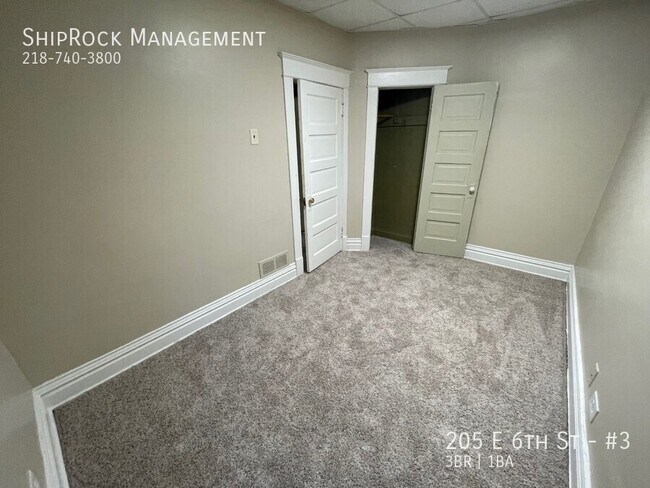 Foto del edificio - 205 E 6th St